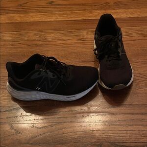 New Balance Fresh Form Women’s Black and White Running Shoes